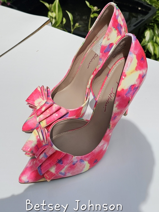 Betsey Johnson Shoes - Betsey Johnson Neon Pink Multicolor Bow Pointed Toe Pumps